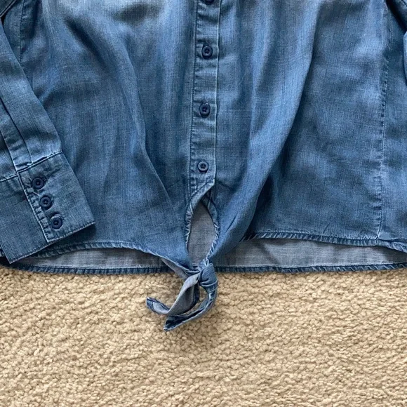 Cloth and Stone Chambray Tie Front Top - Picture 5 of 6